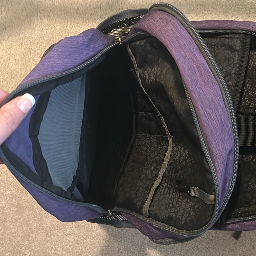 Purple, gray and Black backpack. In very good condition. - Picture 4 of 10